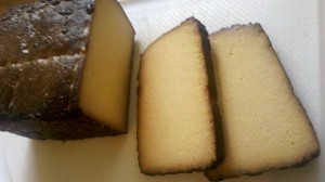 Räuchertofu vor der Weiterverarbeitung