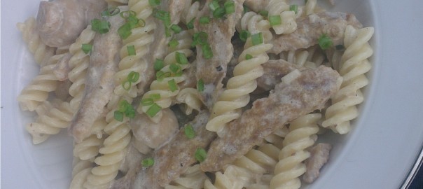 Pasta und Rahmgeschnetzeltes mit Champignons