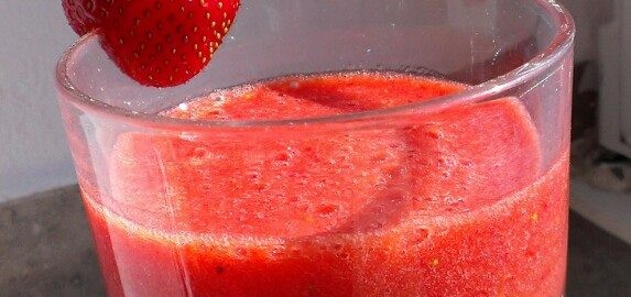Erdbeer-Himbeer-Orangen-Smoothie
