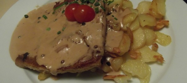 Sojaschnitzel mit Bratkartoffeln (im Café Central, Flensburg)