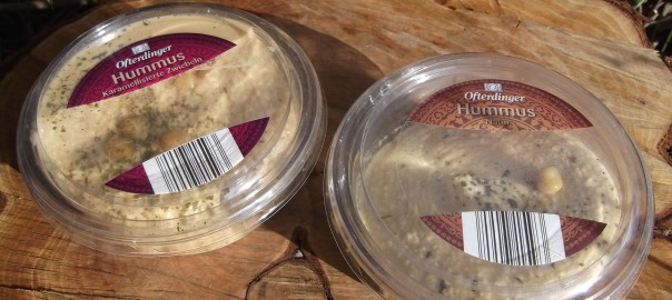 Hummus natur + Hummus mit karamellisierten Zwiebeln
